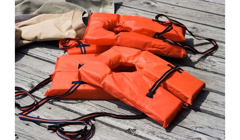 What to Look for When Choosing the Best Life Jacket main image